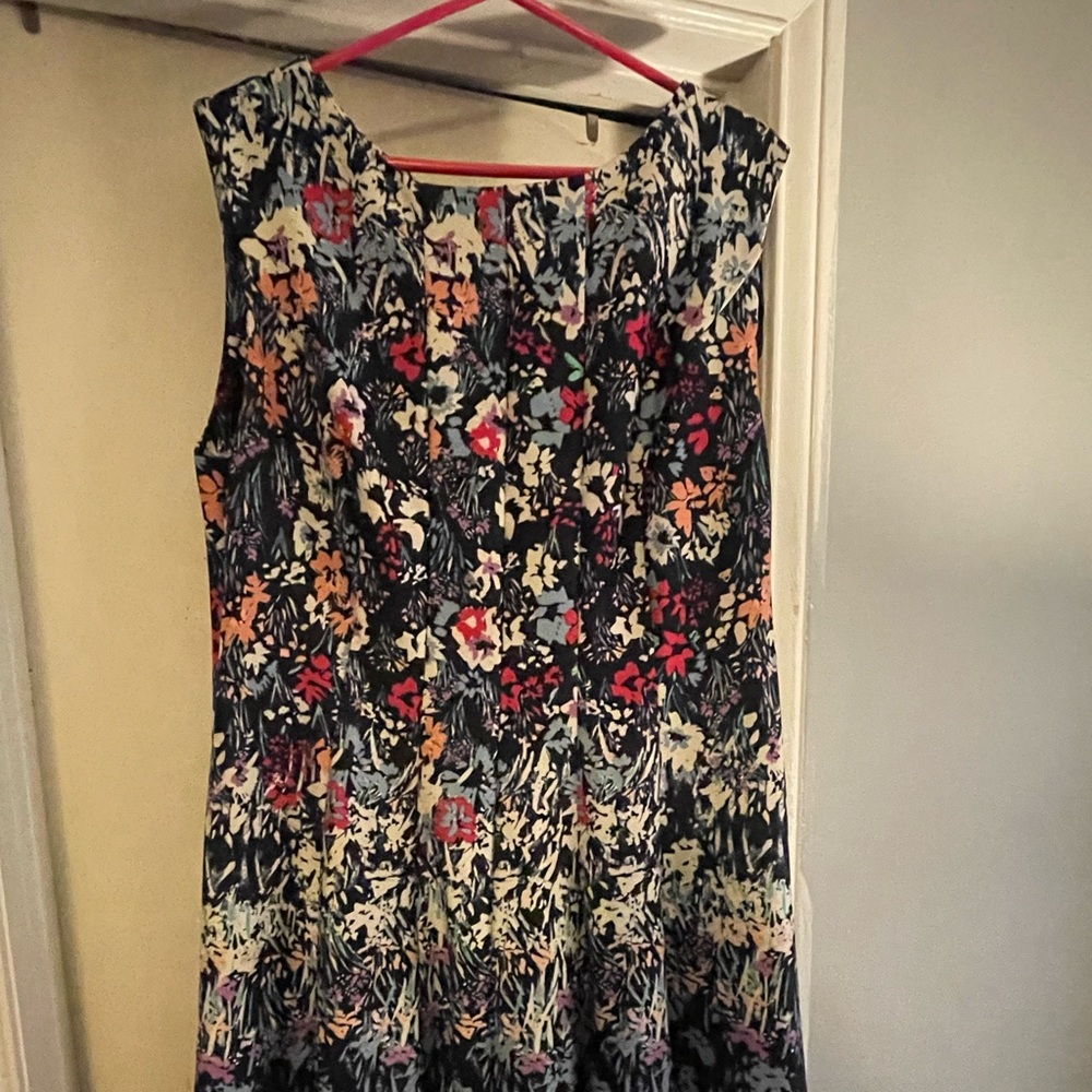Used like new floral print A line dress. Riz & Ali